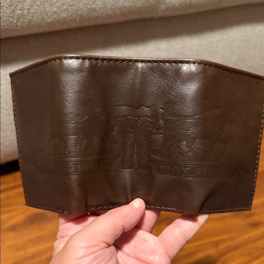 New Levi’s Trifold Brown coated Leather Wallet
